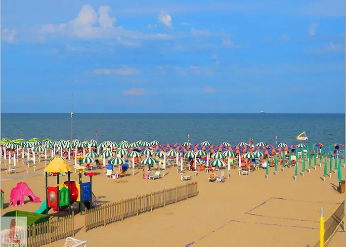 Bright Escape Near The Apartment *