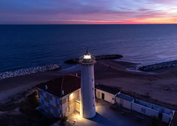 Apartment Bright Escape Near The