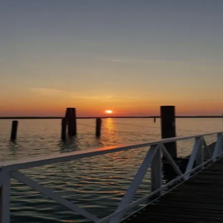 דירה Bright Escape Near The