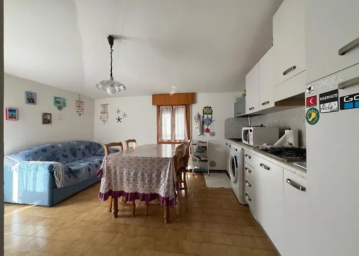 Bright Escape Near The דירה